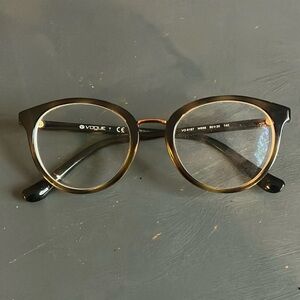 Vogue Black and Brown Round Glasses